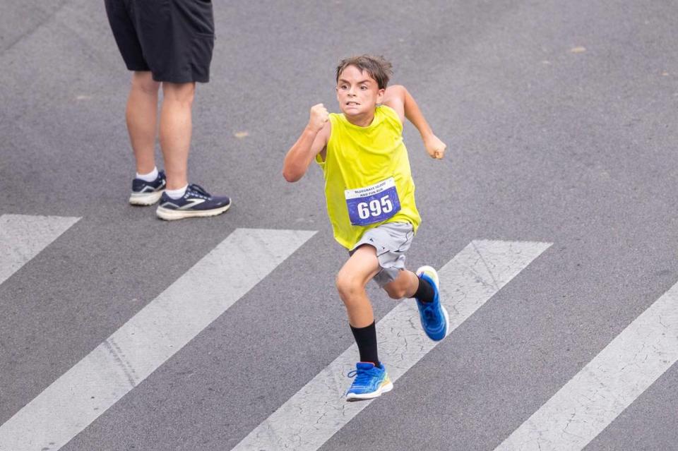 Thursday’s Bluegrass 10,000 and a 1-mile Fun Run attracted all ages of determined competitors.