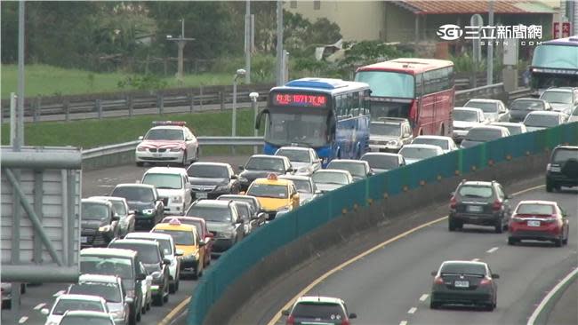 連假收假日逐漸開始湧現北返車潮。（示意圖／資料照）