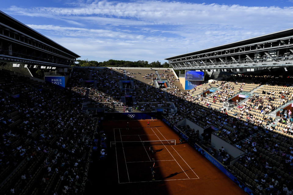 Andy Murray's tennis career is extended with a comefrombehind doubles