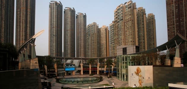 Hong Kong luxury home buyers queue amid talk of last hurrah
