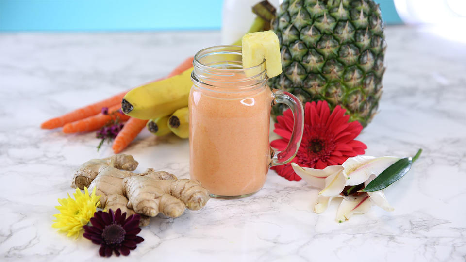 This healthy smoothie recipe will relieve your period cramps and bloating