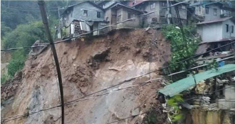 颱風「圓規」為菲律賓呂宋島、巴拉望島等地帶來嚴重災情。（圖／翻攝自推特@csukomyu推特）