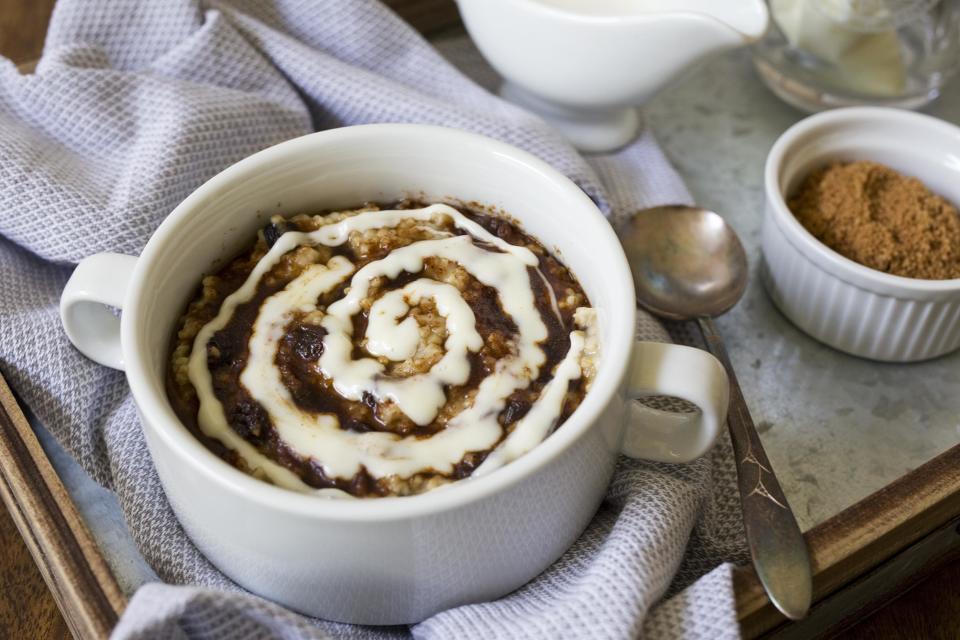 Instant Pot Cinnamon Raisin Steel-Cut Oatmeal