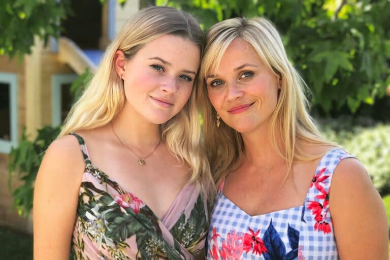 Ava Phillippe y Reese Whiterspoon