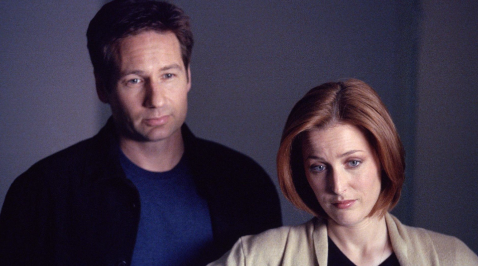 Les agents Fox Mulder et Dana Scully, ici dans la saison 8 de « X-Files ».