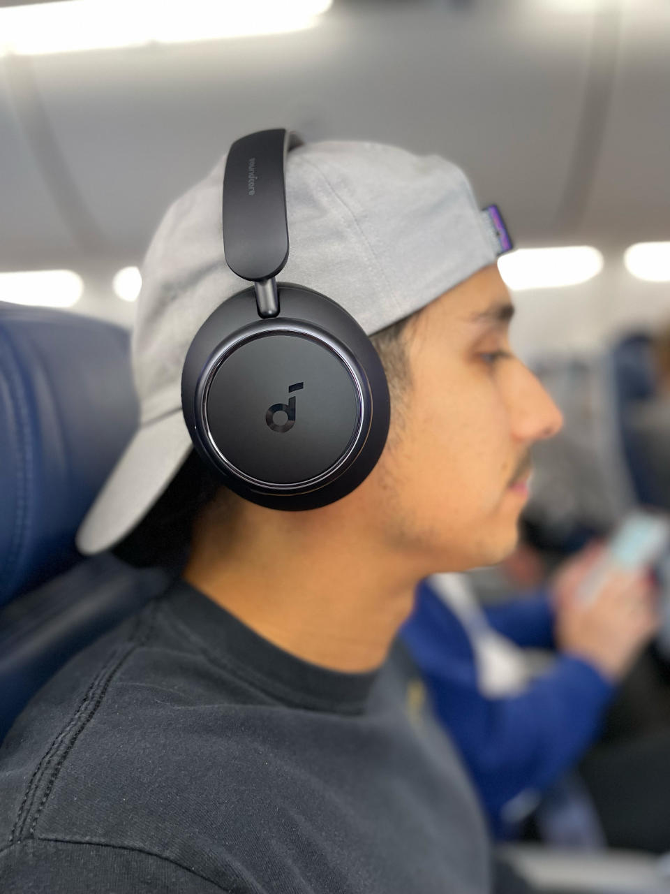 listening to anker soundcore space q45 on airplane