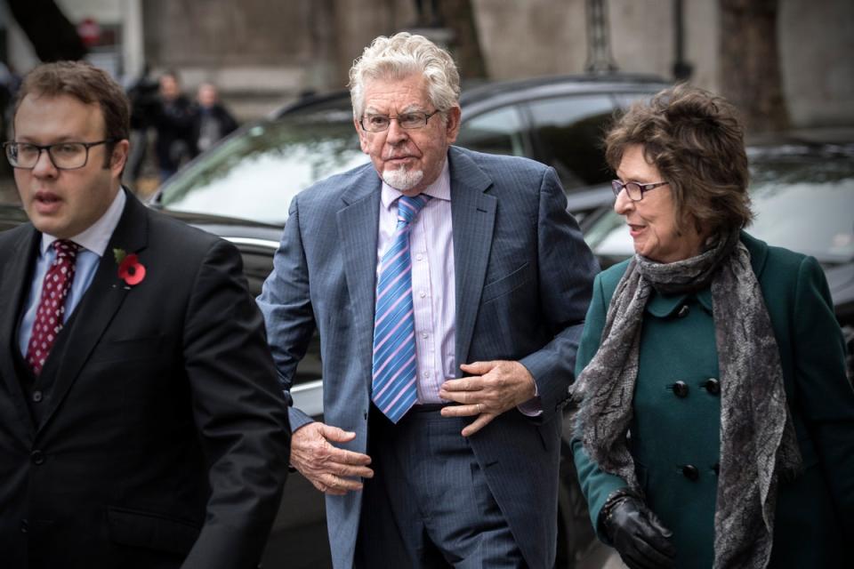 Harris (centre) at the High Court in 2017 (Getty Images)