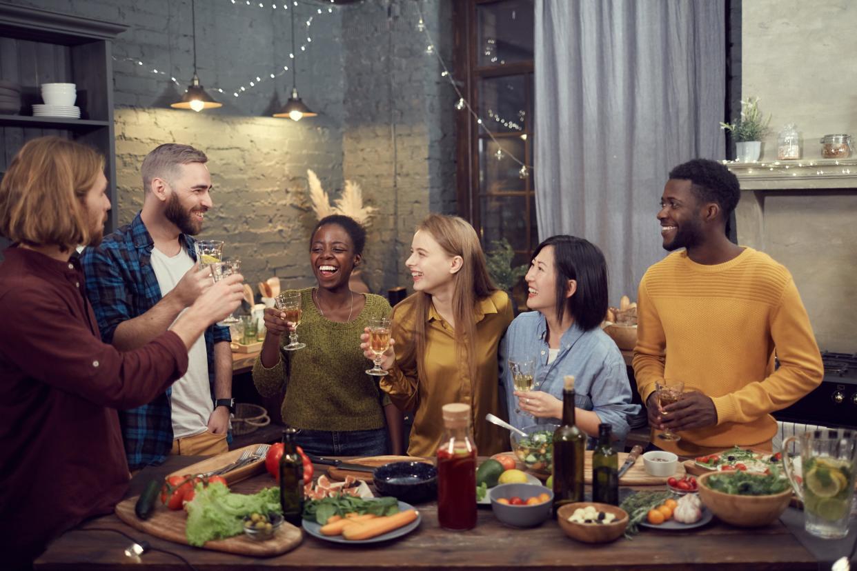 Don't expect one COVID-19 test to clear you for holiday gatherings, since tests can miss asymptomatic or mild cases. (Photo: SeventyFour via Getty Images)