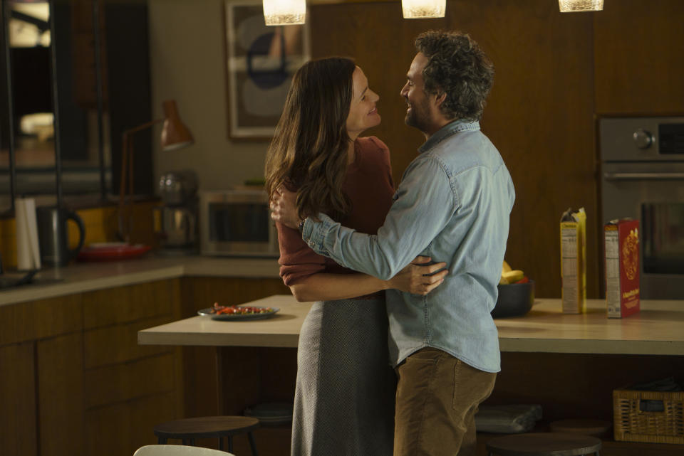 The Adam Project (L to R) Jennifer Garner as Ellie and Mark Ruffalo as Louis Reed. (Doane Gregory/Netflix)