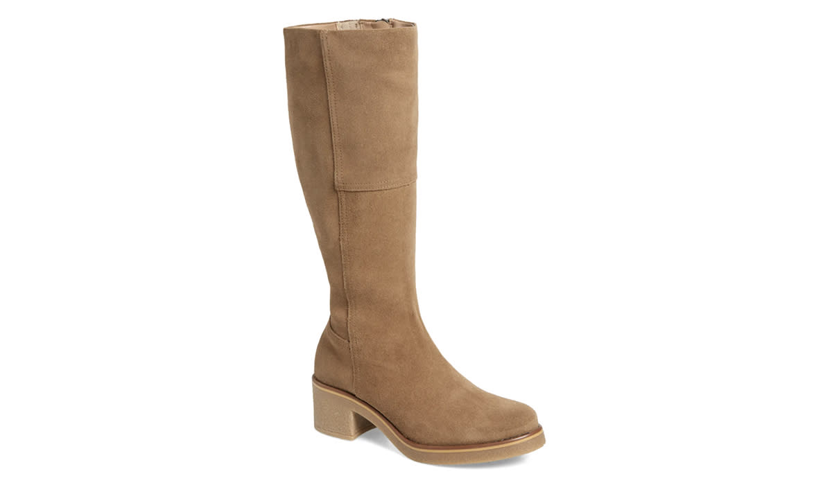 Step to it, otherwise you'll miss out on this deal. (Photo: Nordstrom)