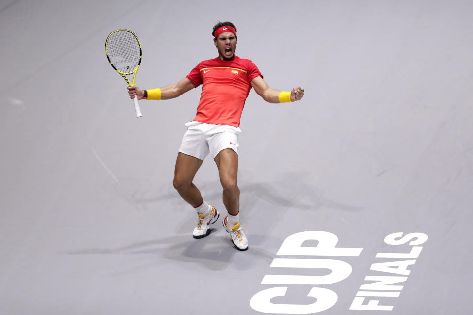 El español Rafael Nadal tras la victoria en el partido de dobles ante Argentina en los cuartos de final de la Copa Davis, el viernes 22 de noviembre de 2019. (AP Foto/Manu Fernández)