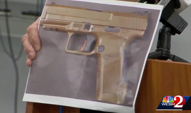 佛州的沃盧西亞縣一名3歲男童在家中的床頭櫃裡發現一把9毫米口徑的手槍，意外開槍擊中自己，經搶救不治身亡。（圖／翻攝自WESH 2 News）