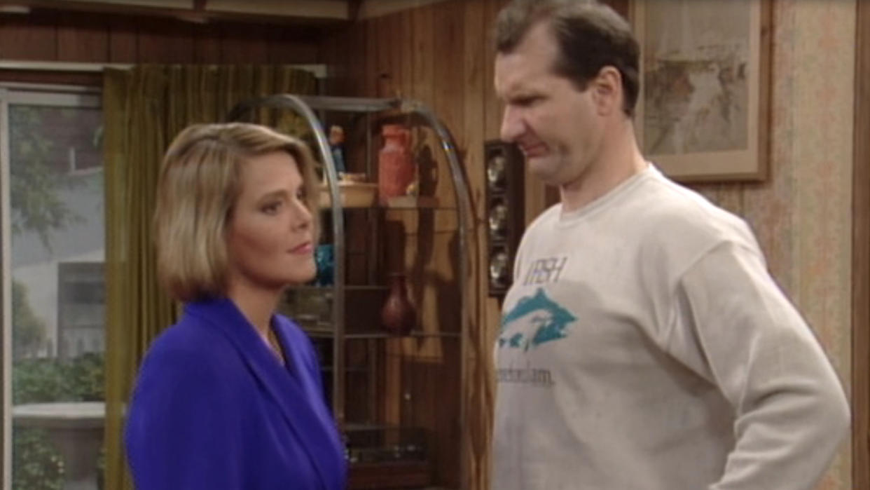  Al Bundy and Marcy in living room on Married With Children. 