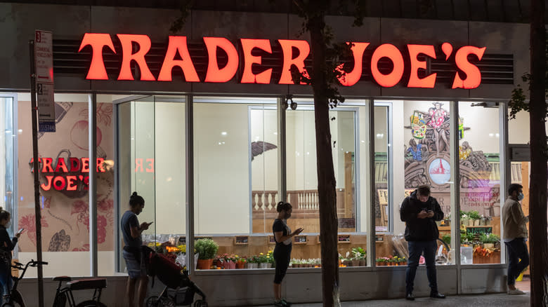 trader joe's storefront