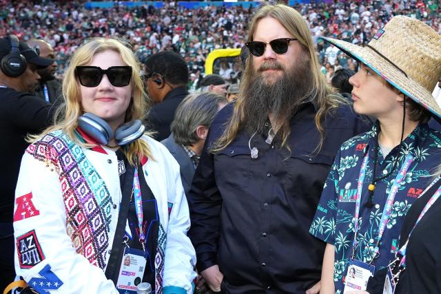 Chris Stapleton Sings the National Anthem at Super Bowl LVII 