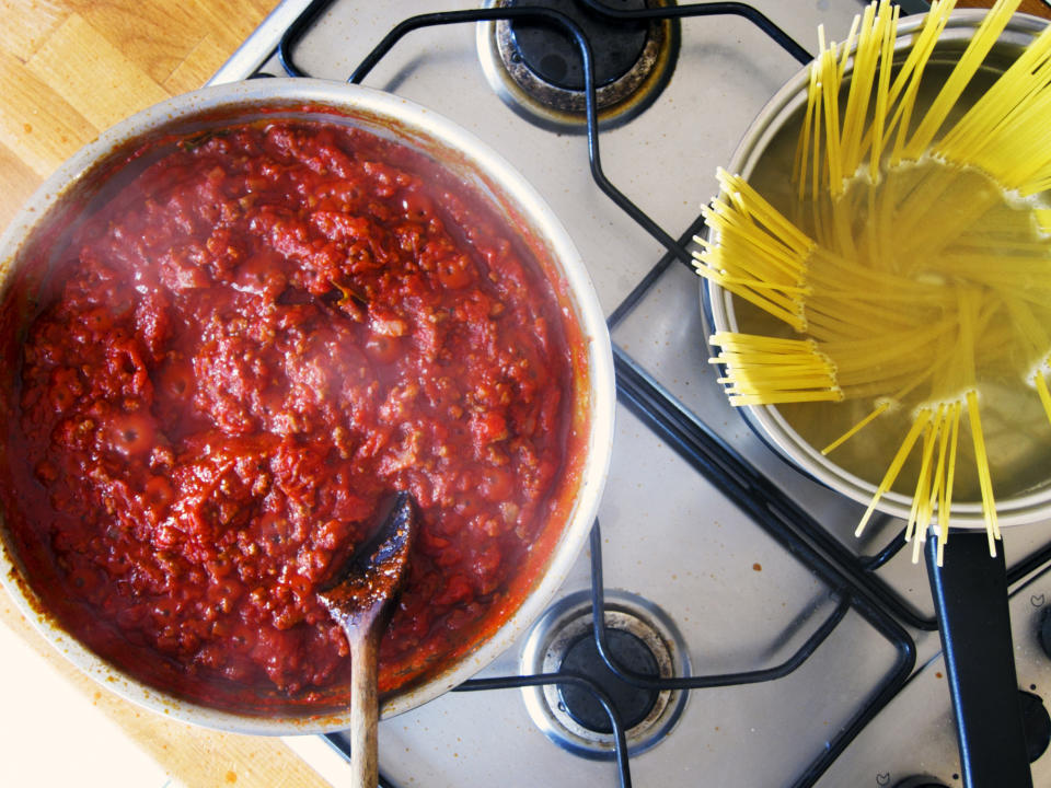 Schon beim Kochen der Spaghetti kannst du einen entscheidenden Fehler machen. (Bild: Getty Images)