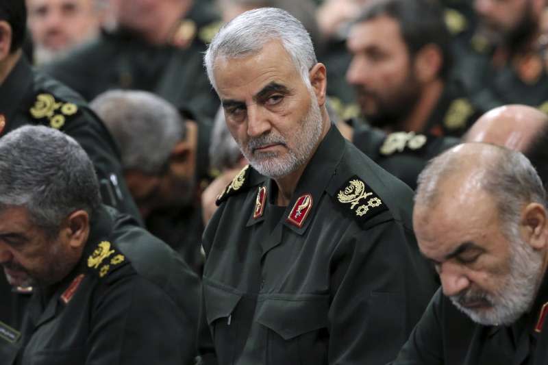 <cite>伊朗革命衛隊的「聖城軍」指揮官蘇萊曼尼，他被認為是伊朗遙控外國武裝團體最重要的關鍵人物。（美聯社）</cite>