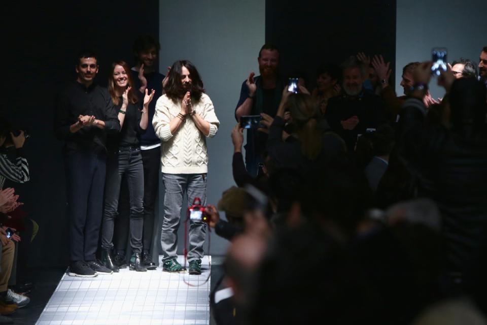 Alessandro Michele takes his first bow as Gucci creative director (Vittorio Zunino Celotto / Getty Images)