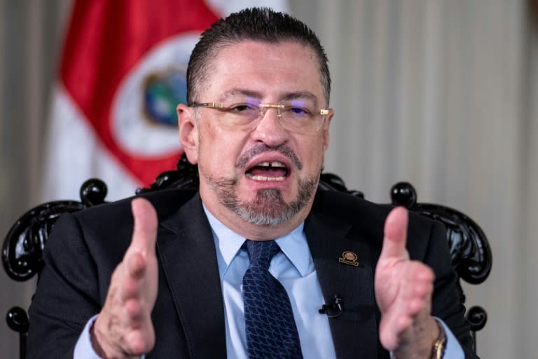 El presidente de Costa Rica, Rodrigo Chaves, durante una entrevista con la AFP en San José el 26 de abril de 2024. (Ezequiel BECERRA)