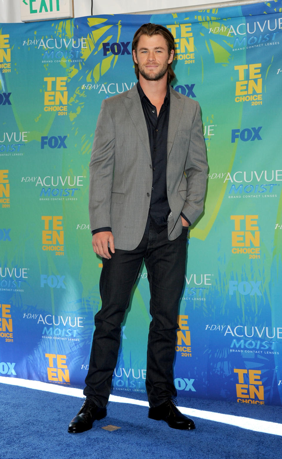 Chris Hemsworth, shoes, red carpet