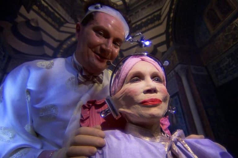 Jim Broadbent y Katherine Helmond, en una escena muy recordada del film Brazil de Terry Gilliam