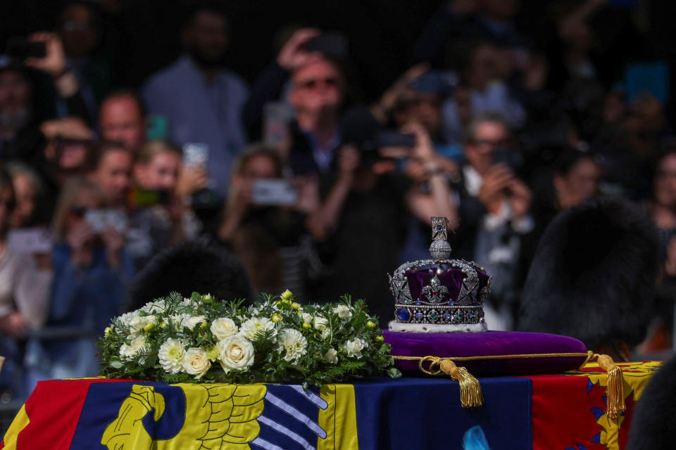Homenagens finais à rainha Elizabeth 2ª começam na manhã desta quarta-feira (14). (Foto: REUTERS/Tom Nicholson)