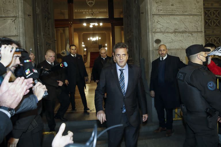 Sergio Massa al salir del Congreso de la Nación