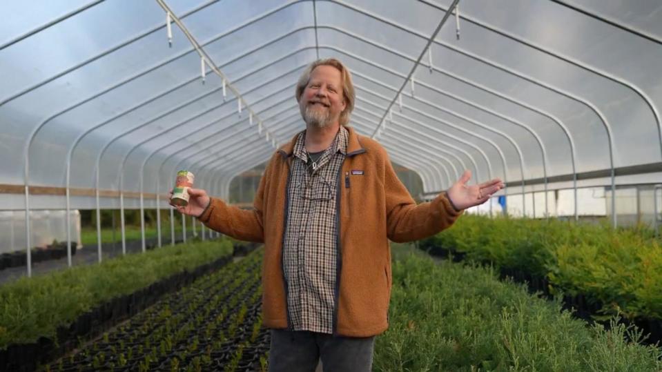 PHOTO: Jonathan Claasen, co-founder of Jonsteen Tree Company in California. (ABC News)