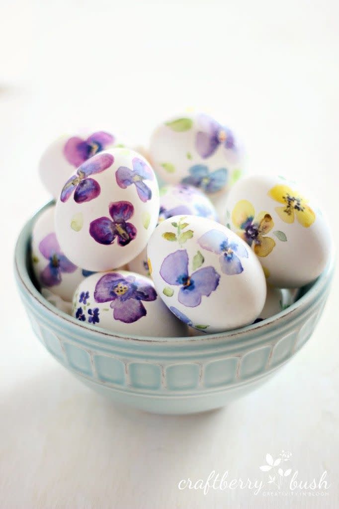 39) Watercolor Easter Eggs