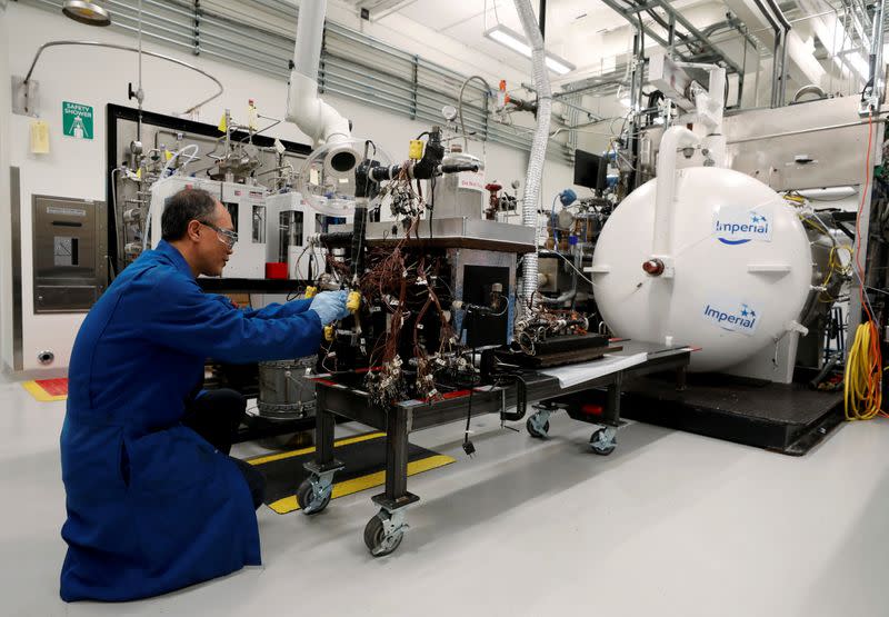 FILE PHOTO: Experiment to get bitumen out of oil sands at the Imperial Oil research lab in Calgary