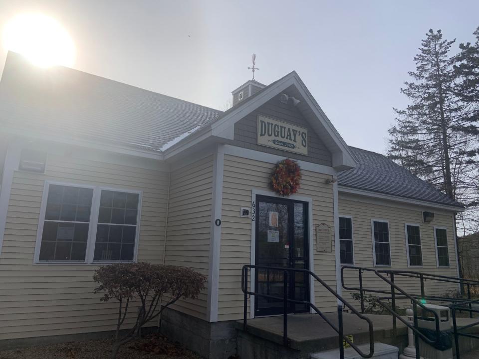 Duguay's Chicken & Seafood at 632 Parker St. in Gardner serves a wide range of burgers, fried chicken platters, and seafood sides.