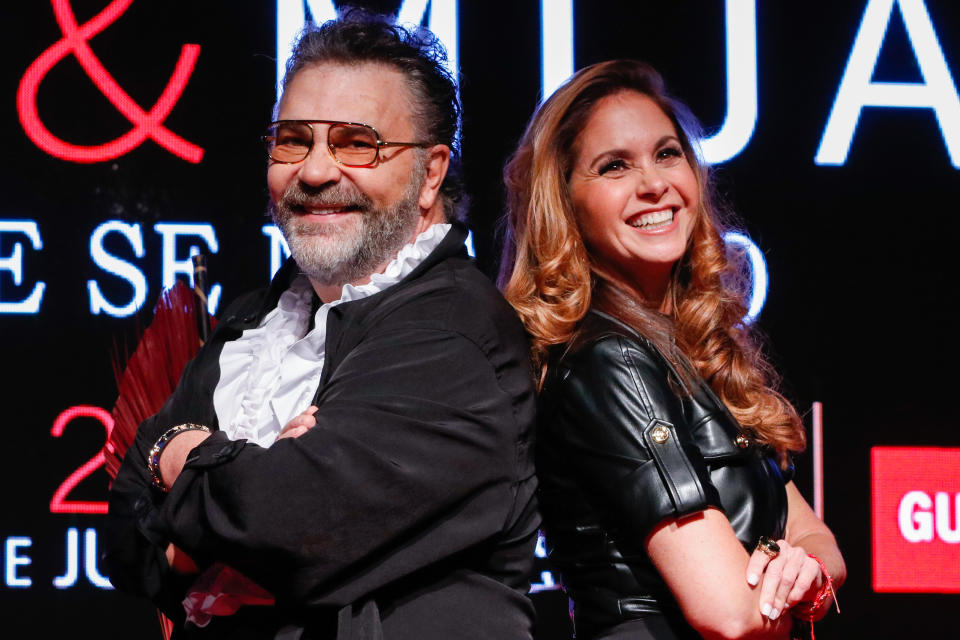 Lucero y Manuel Mijares posan para foto durante la conferencia de prensa para presentar tour 'Hasta que se nos hizo', en el Auditorio Nacional en 2022 en la Ciudad de México.. (Photo by Medios y Media/Getty Images)