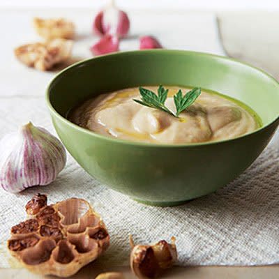 White Bean and Roasted Garlic Dip