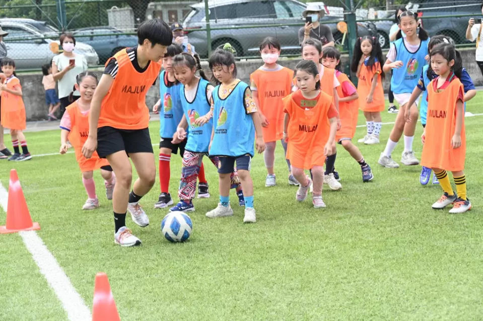 台中女子足球節開心登場。台中市體育局提供