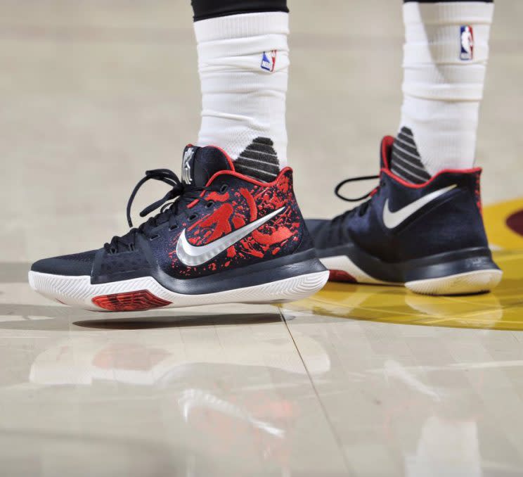 Kyrie Irving's Christmas Day sneakers. (Getty Images)