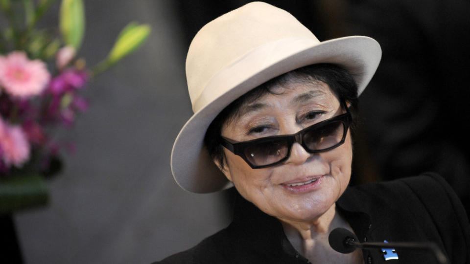 Ein wahres Phänomen wird 85 Jahre: Yoko Ono war nicht nur John Lennons große Liebe, sondern ist auch heute noch eine bedeutende Künstlerin. Ein Rückblick auf ihr Leben.