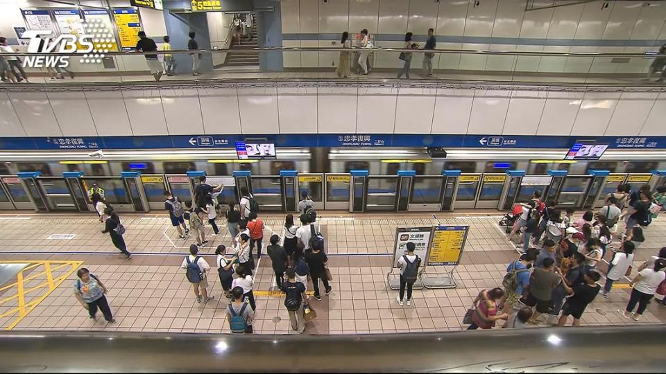 馬西屏自爆當年蓋捷運時，挖出一排祖墳。（示意圖／TVBS資料畫面）