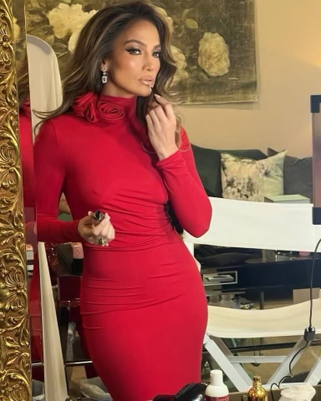 jennifer lopez dress