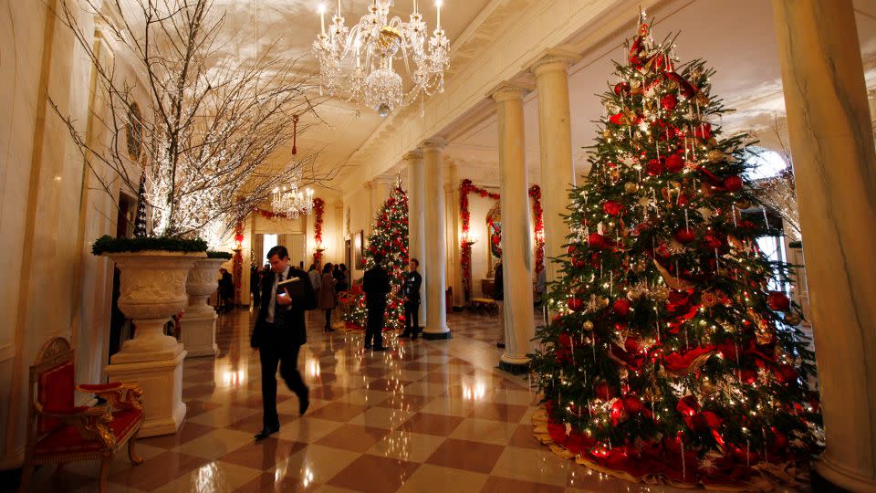 <strong>2010: </strong>The Grand Foyer decorated according to Obama's theme "Simple Gifts." - Charles Dharapak/AP