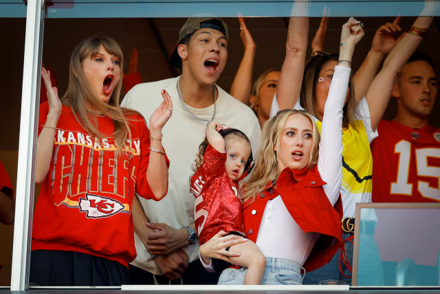 Taylor Swift Hosts Chiefs WAGs For Watch Party At NYC Apartment