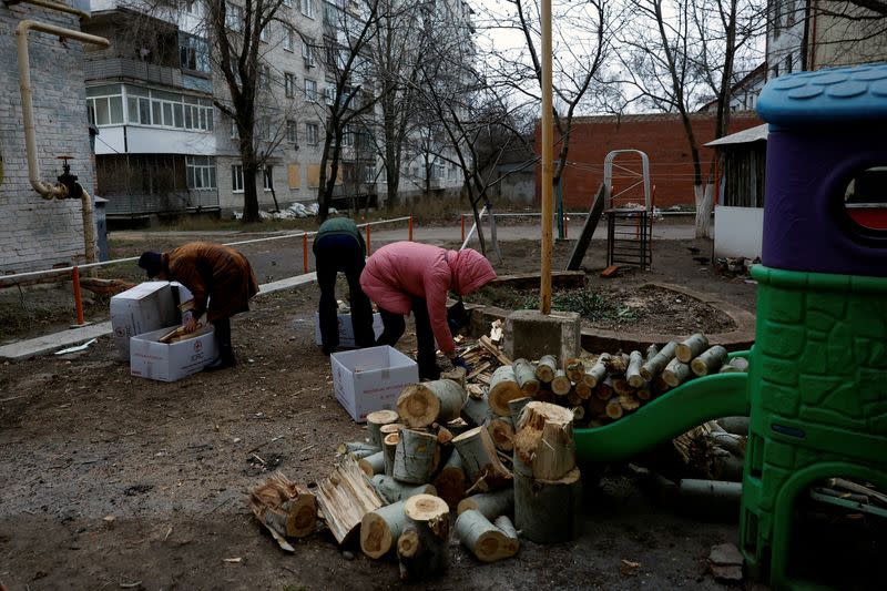 Daily life during shelling, Bakhmut