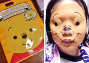 <p>Lui voleva una maschera da Winnie Pooh. (foto:Twitter) </p>