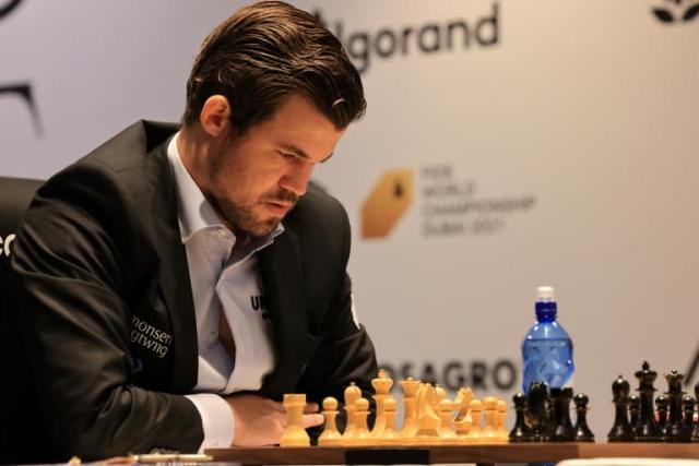 Echecs: le Norvégien Magnus Carlsen conserve son titre de champion du monde