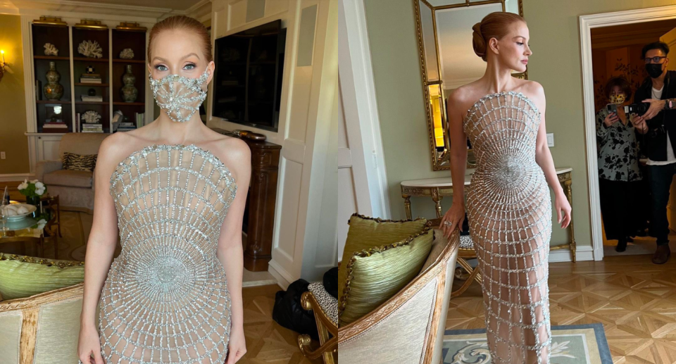 Jessica Chastain wows in a glittering gown and matching face mask at the 2023 Golden Globes. Images via Instagram/ElizabethStewart1.