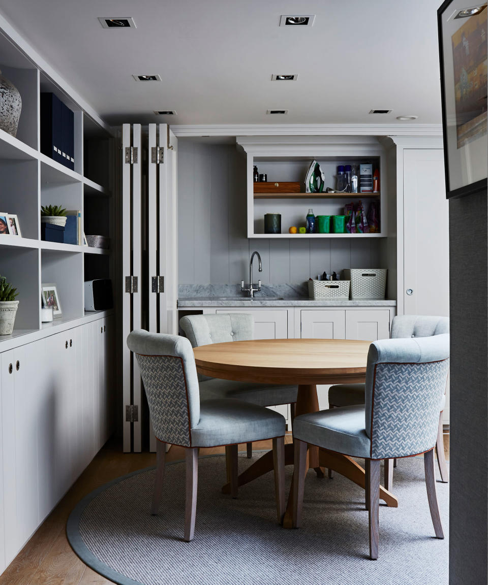 <p> Small dining rooms are best served by circular or oval-shaped dining tables.&#xA0; </p> <p> The lack of edges is practical in every sense: it allows you to fit more diners around the table comfortably and saves space.&#xA0; </p> <p> The other bonus: it&apos;s a more sociable shape for dining at. </p>
