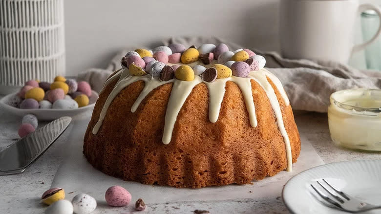 Bundt cake with chocolate eggs