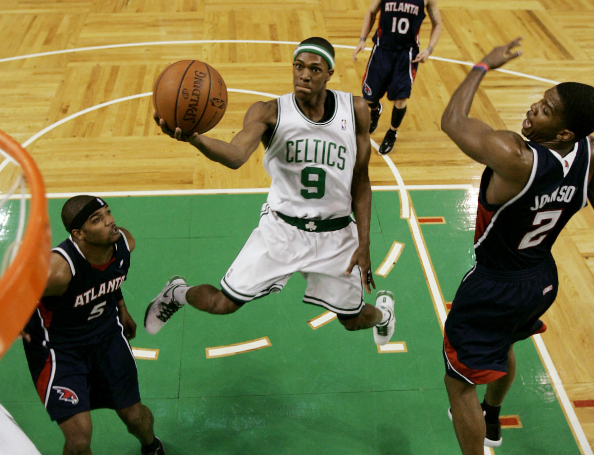 Celtics send Rajon Rondo to Mavericks