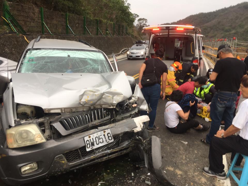 屏東傳出一起車禍今（5）日傳出一起車禍，共計7人受傷送醫，所幸都無生命大礙，詳細肇因仍待調查。   圖 : 民眾 / 提供