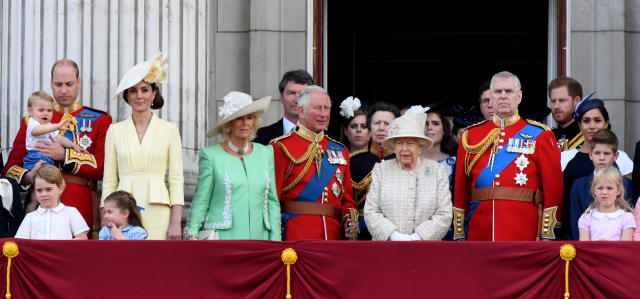 LONDON,  UNITED KINGDOM - JUNE 08:  Prince William, Duke of Cambridge, Catherine, Duchess of Cambridge, Prince Louis of Cambridge, Prince George of Cambridge, Princess Charlotte of Cambridge, Camilla, Duchess of Cornwall, Prince Charles, Prince of Wales, Princess Anne, The Princess Royal, Queen Elizabeth ll, Prince Andrew, Duke of York, Prince Harry, Duke of Sussex and Meghan, Duchess of Sussex stand on the balcony of Buckingham Palace following Trooping the Colour on June 08, 2019 in London, England. (Photo by Anwar Hussein/WireImage)