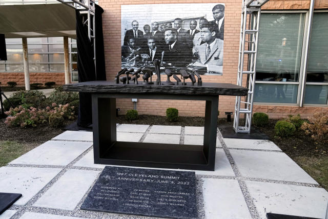 Marker commemorating historic 1967 Cleveland Summit is unveiled - cleveland .com